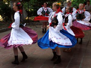 1200px-Polonezkoy_08882_nevit
